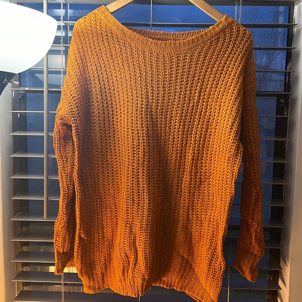 Burnt Orange Vintage Sweater 🍊